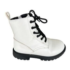 Levi’s Giselle 2 Neo White Chunky Combat Boots. Side zip easy on and off size 11